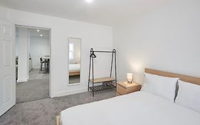Zetland House Apartment 1 Loftus